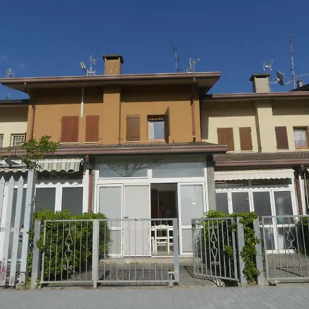 Puccini A Lido Adriano Apartment